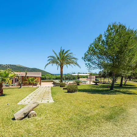 Sis Quartons Villa